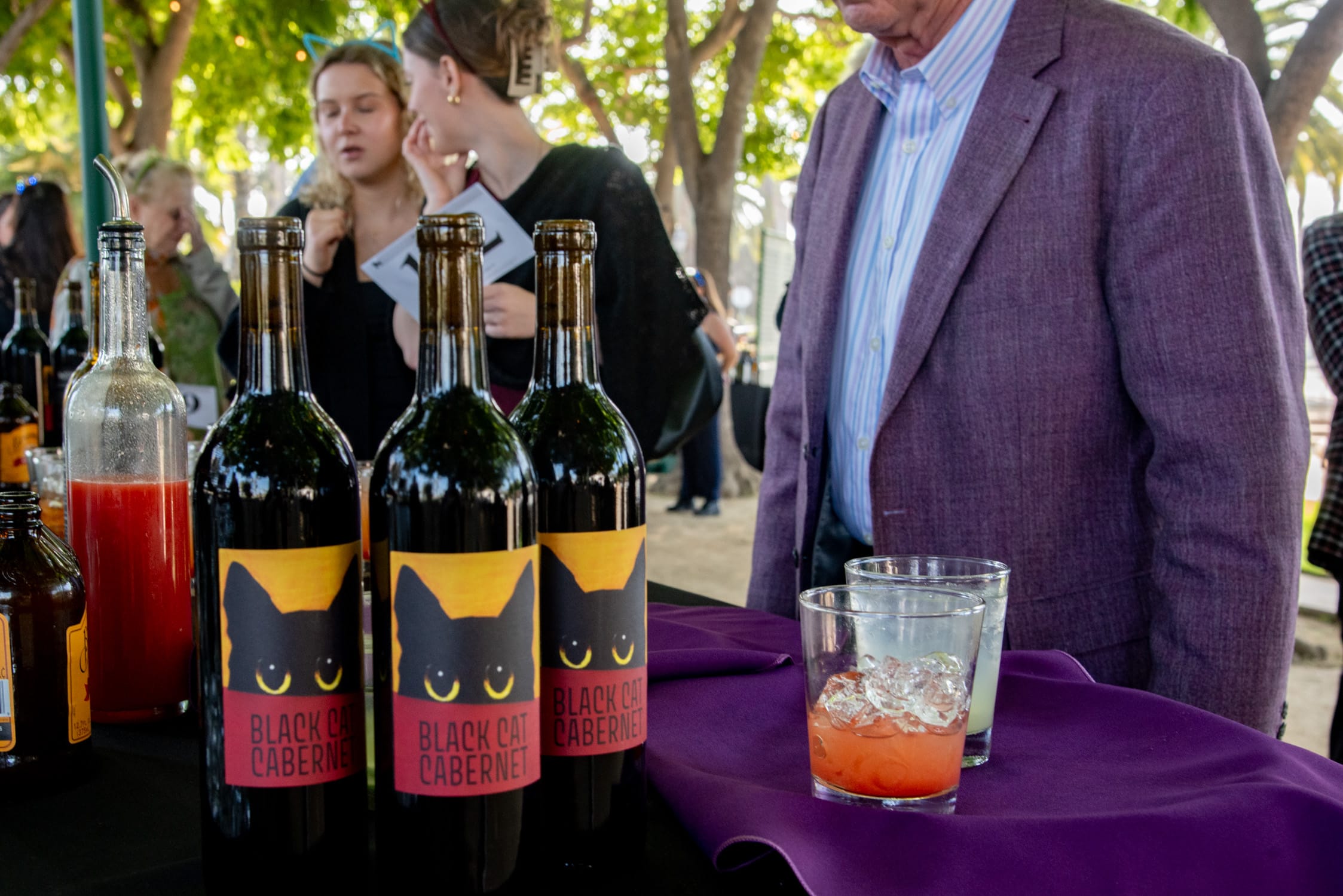 Basil's Big Bash Black Cat Sab